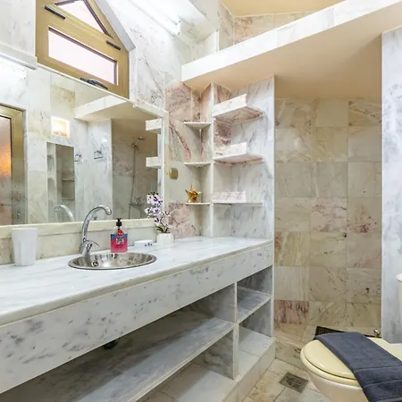 Paco's Luxury House 16 Villa *